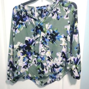 Vera Wang simply Vera green floral top sz P M